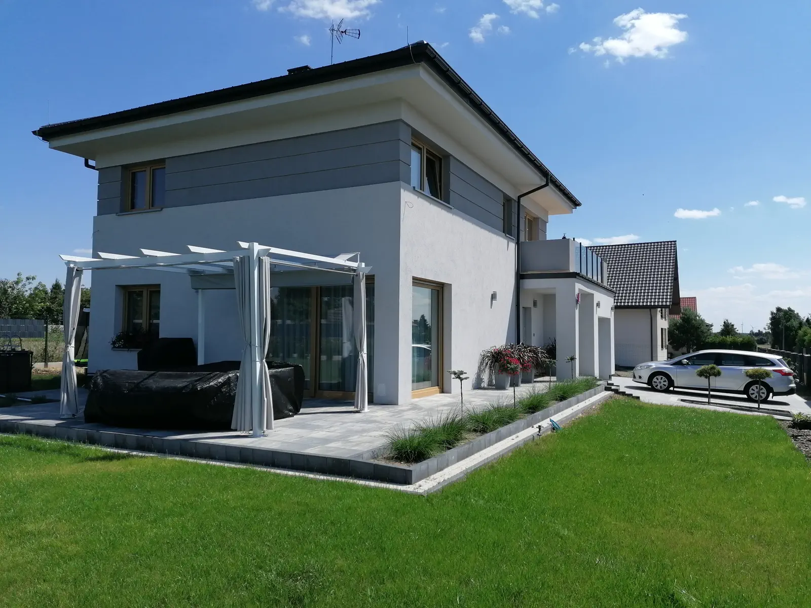 Budowa Joli i Karola