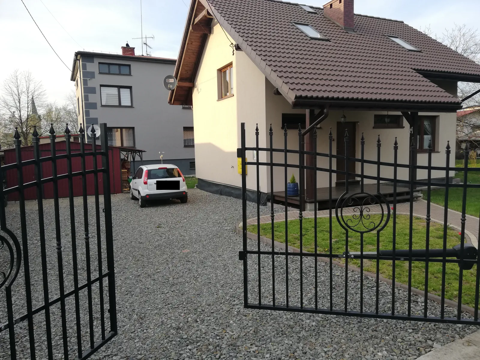 Cegła do cegły – będzie dom.